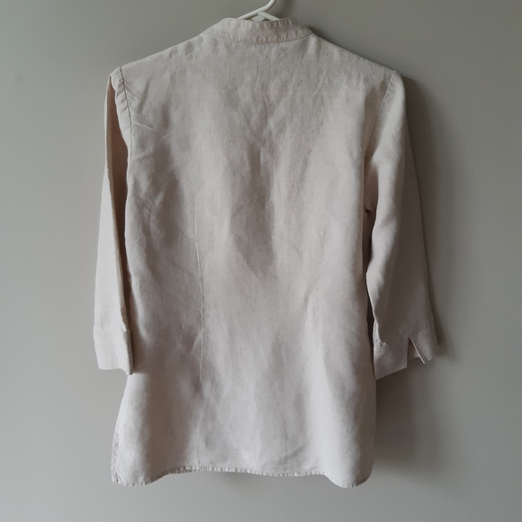 Linen tan top blouse shirt. Floral embroidery detail with mandarin collar Size 4 - Picture 4 of 6